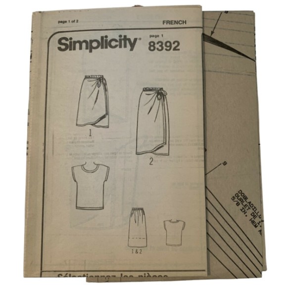 Vintage ©1993 Simplicity 8392 - Mock Sarong Skirt & Top for stretch knits. - Picture 2 of 3